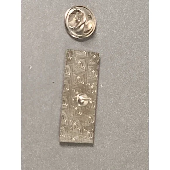 Vintage Wicked Broadway Musical Logo Lapel Pin Black Gold Theater Souvenir - Picture 6 of 6